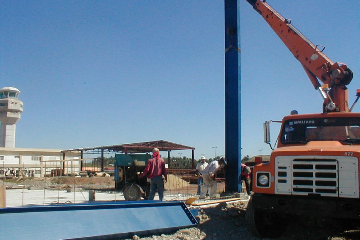 Hangares Aeropuerto Internacional La Isabela