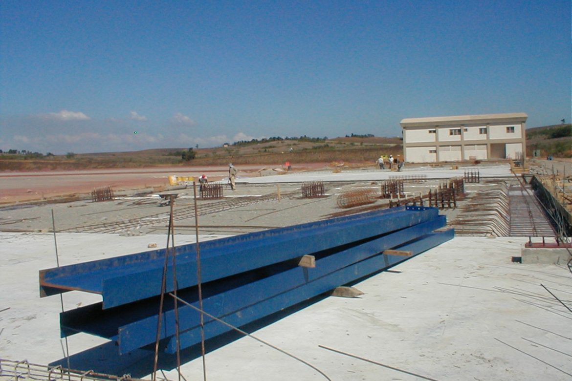 Hangares Aeropuerto Internacional La Isabela