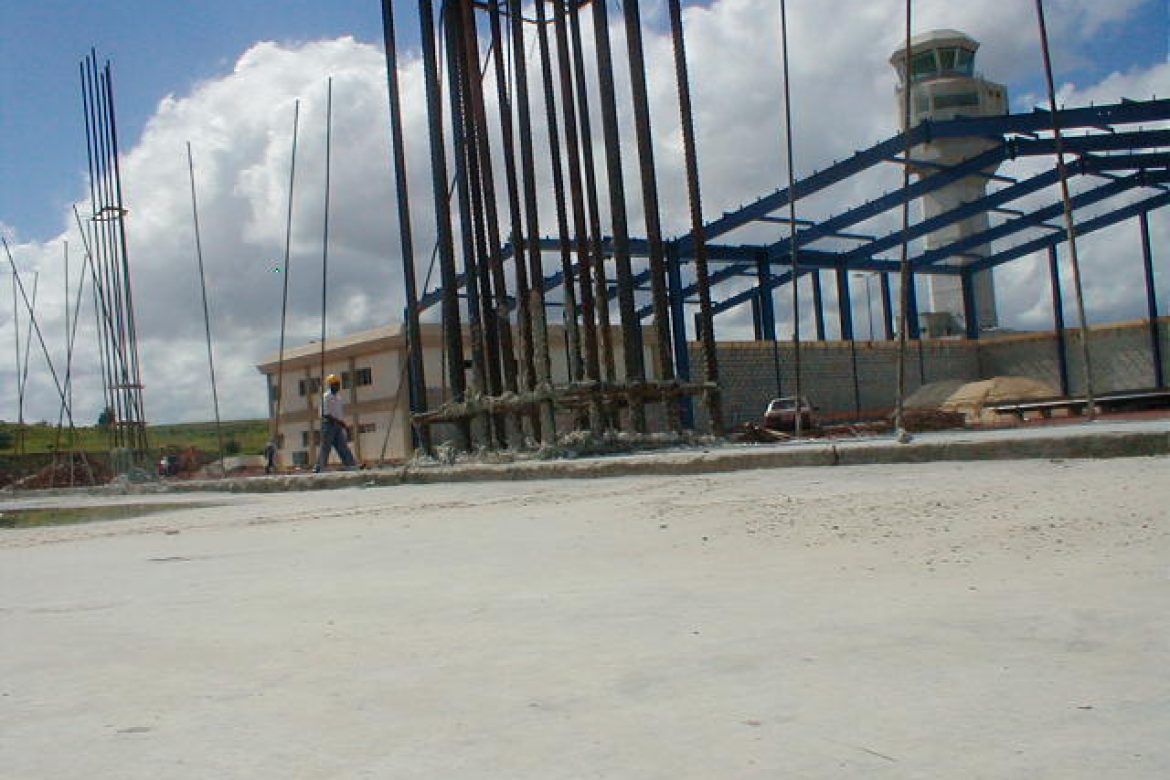 Hangares Aeropuerto Internacional La Isabela